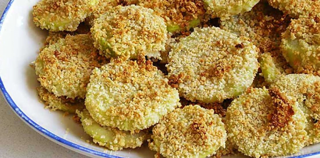 Frites de courgettes dans la friteuse à air chaud