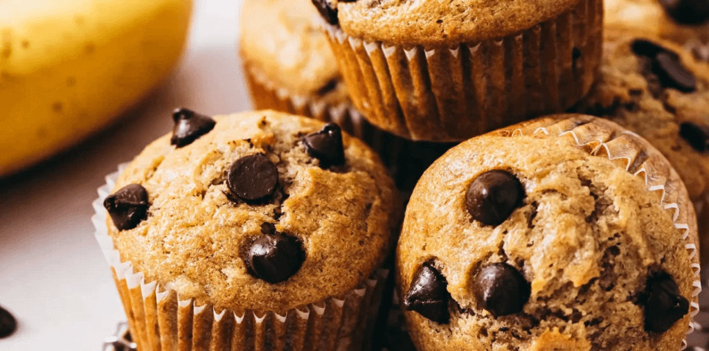 MUFFINS À LA BANANE ET AU CHOCOLAT AU LAIT