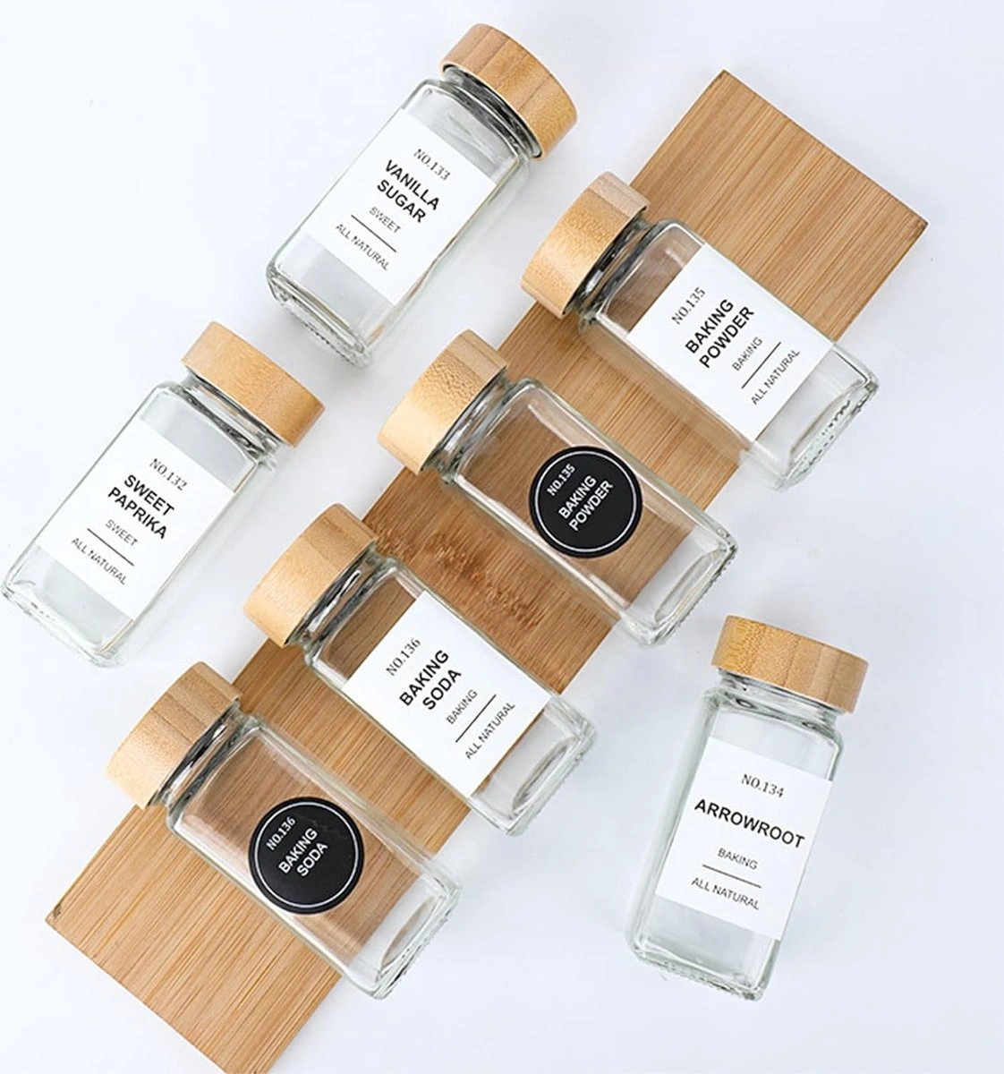 Set de 24 Pots à Épices en Verre avec Couvercles Bambou Pour Rangement Élégant Et Hermétique
